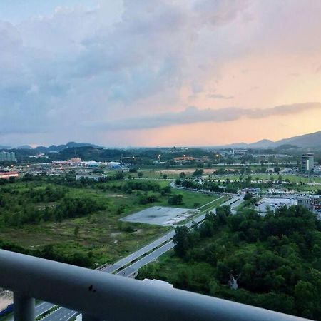 Luxurious Homestay 3Br With Pool Meru Ipoh 8 Pax 外观 照片